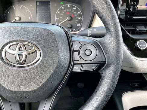 Used 2025 Toyota Corolla LE w/ LE Premium Package image 12
