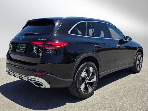 Used 2024 Mercedes-Benz GLC 300 4MATIC image 3