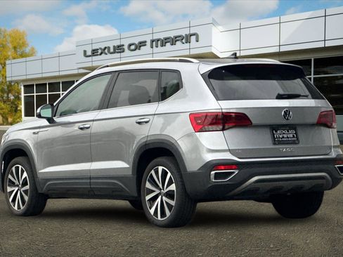 Used 2023 Volkswagen Taos SE image 3