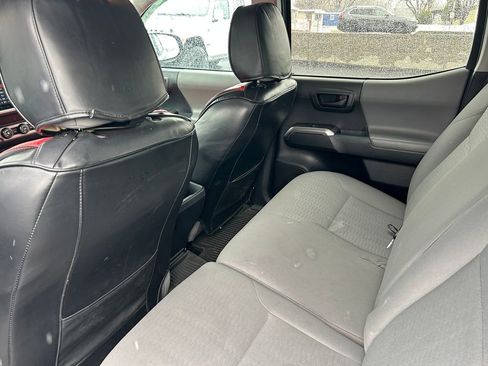 Used 2019 Toyota Tacoma SR5 image 28