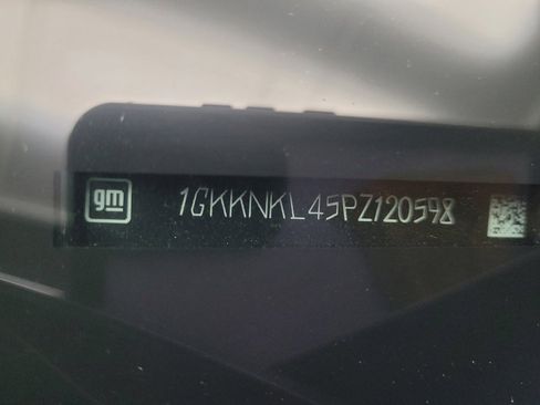 Used 2023 GMC Acadia SLE w/ Driver Convenience Package FWD image 33