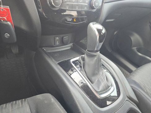 Used 2017 Nissan Rogue S w/ Appearance Package image 16