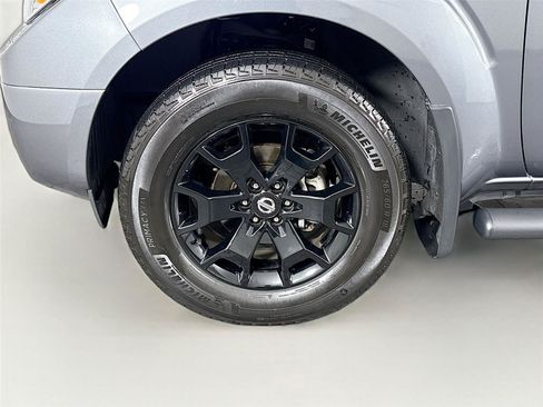Used 2020 Nissan Frontier SV w/ Midnight Edition Floor Mats RWD image 36