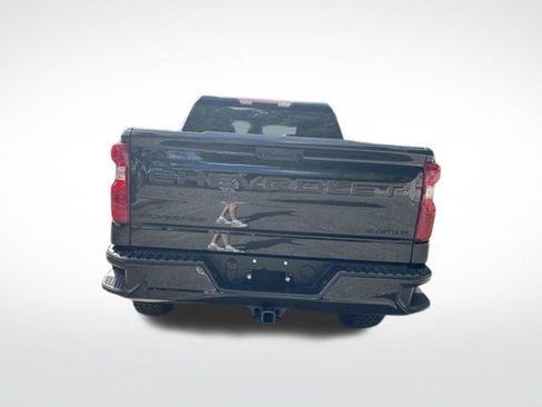 Used 2023 Chevrolet Silverado 1500 Custom Trail Boss w/ LPO, Dark Essentials Package AWD/4WD image 5