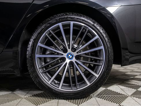 Used 2023 BMW 530e w/ Executive Package image 42