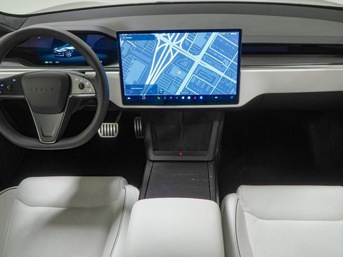 Used 2023 Tesla Model S Plaid image 28