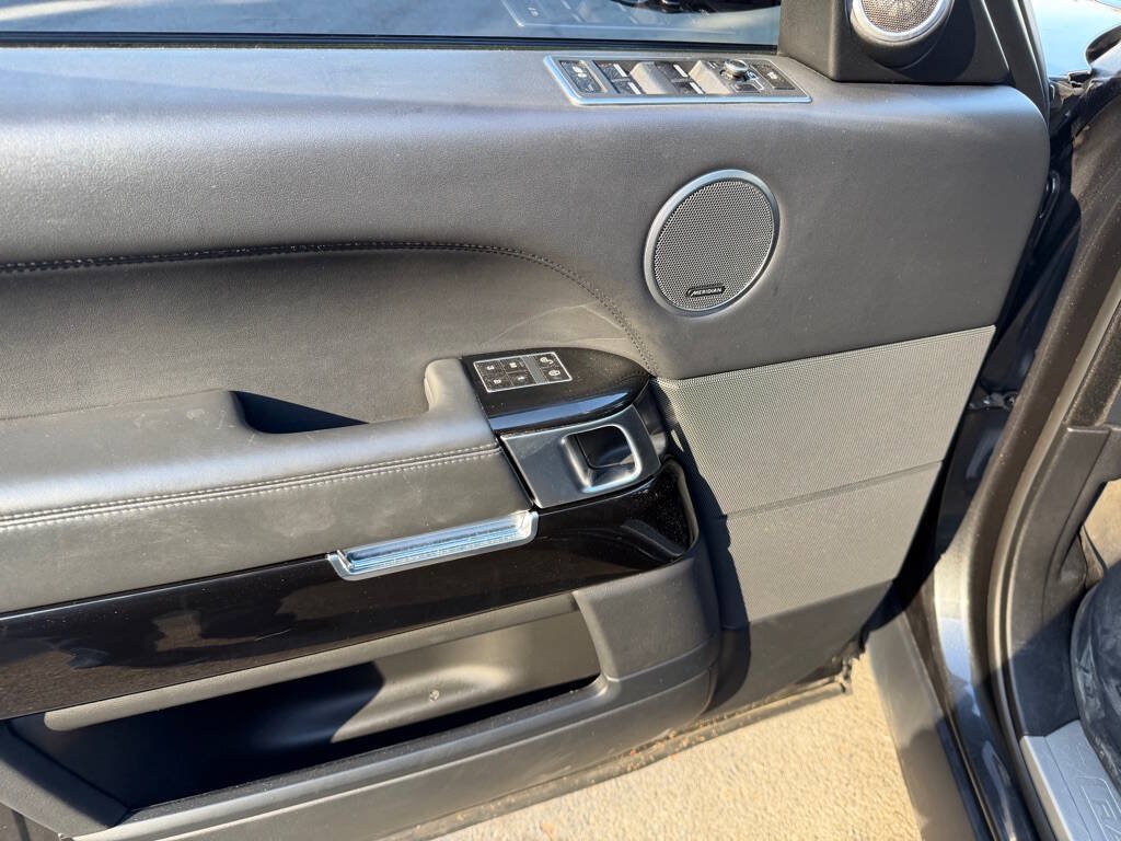 Used 2015 Land Rover Range Rover Supercharged AWD/4WD image 12