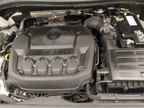 Used 2020 Volkswagen Tiguan S image 30