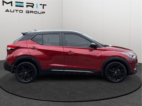 Used 2020 Nissan Kicks SR w/ SR Premium Package image 10