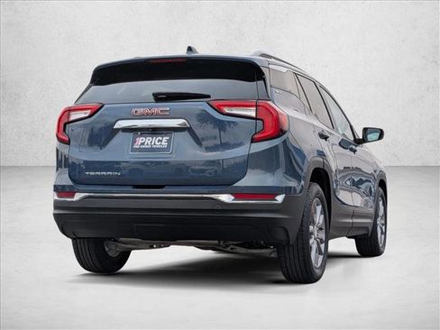 Used 2024 GMC Terrain SLT image 5