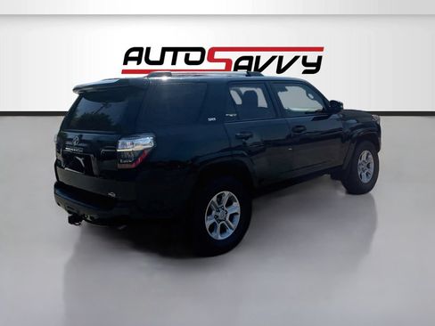 Used 2024 Toyota 4Runner SR5 Premium w/ Moonroof Package RWD image 7
