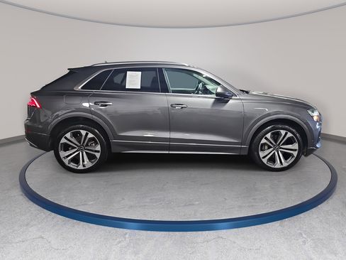 Used 2021 Audi Q8 Prestige image 6