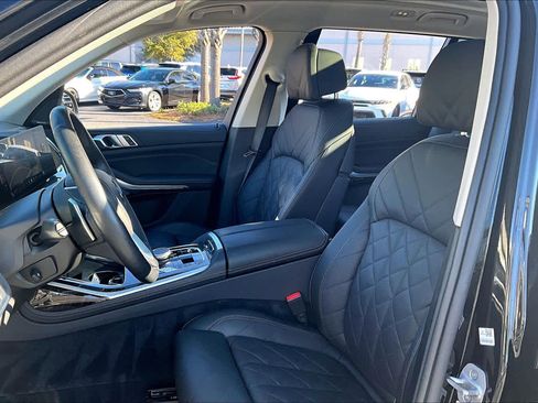 Used 2024 BMW X7 xDrive40i image 16