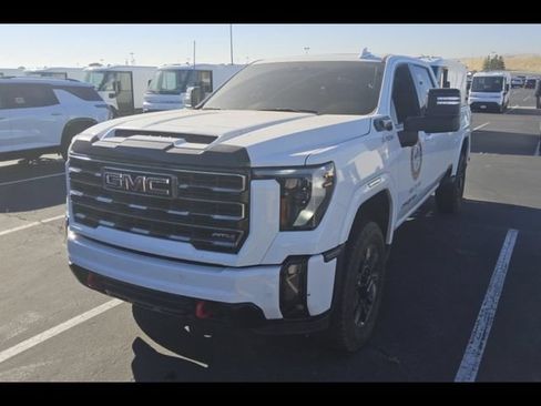 Used 2024 GMC Sierra 2500 AT4 w/ AT4 Preferred Package AWD/4WD image 3