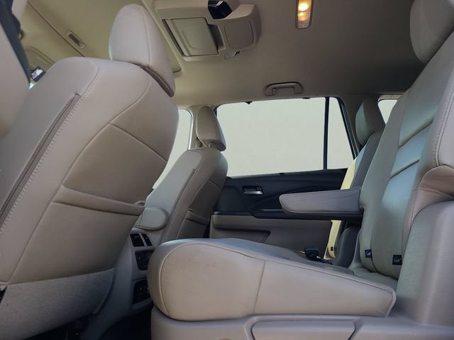 Used 2019 Honda Pilot Touring image 12
