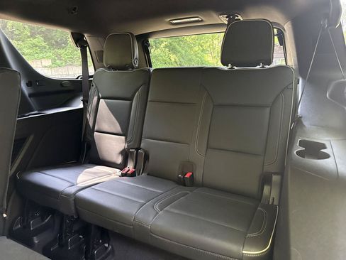 Used 2022 GMC Yukon SLT w/ SLT Premium Package AWD/4WD image 15