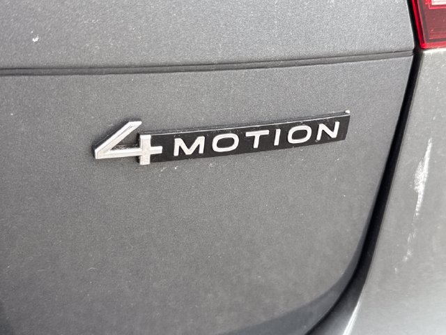 Certified 2024 Volkswagen Tiguan SE R-Line AWD/4WD image 17