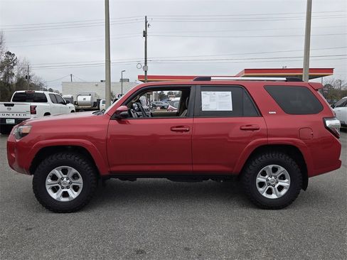 Used 2021 Toyota 4Runner SR5 Premium w/ Moonroof Package image 2