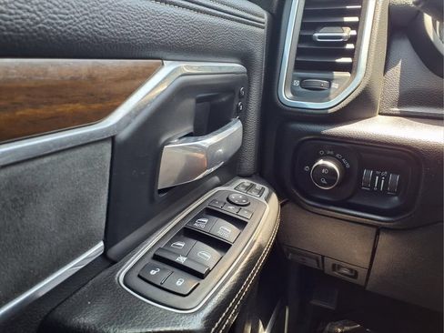 Used 2024 RAM 2500 Laramie AWD/4WD image 17