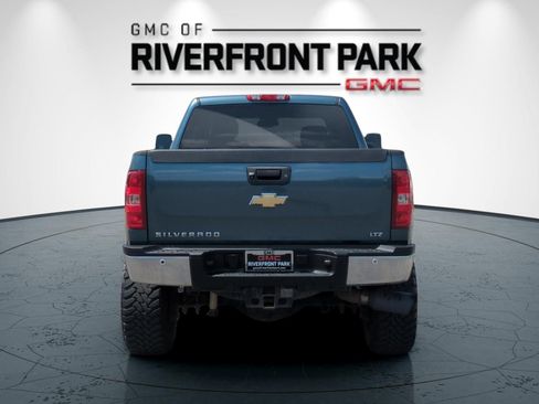 Used 2011 Chevrolet Silverado 2500 LTZ w/ LTZ Plus Package AWD/4WD image 4