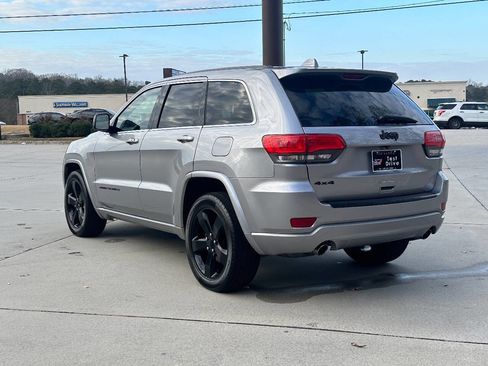 Used 2015 Jeep Grand Cherokee Altitude image 16