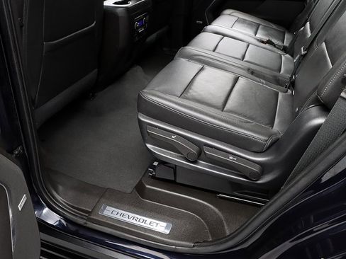 Used 2021 Chevrolet Tahoe LT w/ LT Signature Package image 28