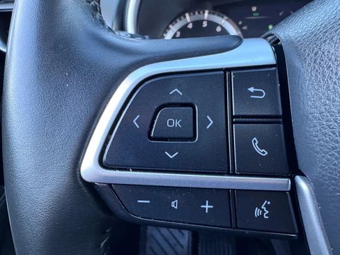 Used 2024 Toyota Highlander XLE image 37