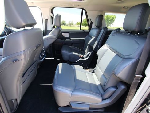 Used 2025 Ford Expedition Max Active AWD/4WD image 7
