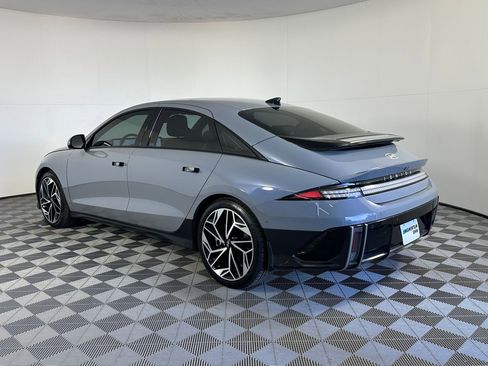 Used 2024 Hyundai Ioniq 6 Limited image 3