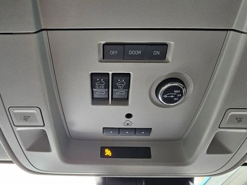 Used 2018 Chevrolet Tahoe Premier image 36