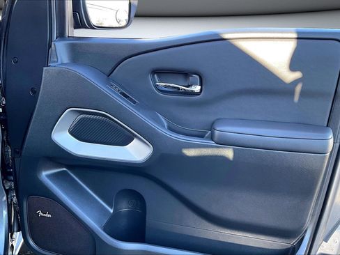 Used 2024 Nissan Frontier SL image 28