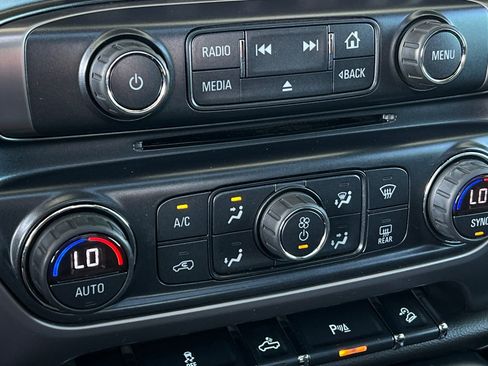 Used 2018 GMC Sierra 1500 SLT w/ All Terrain Package image 28