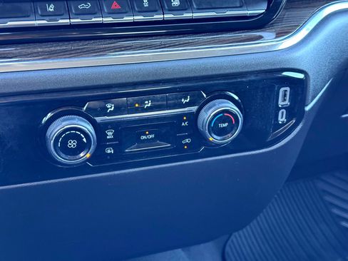 Used 2024 Chevrolet Silverado 2500 LT image 26