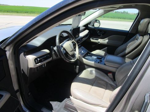 Used 2020 Lincoln Aviator Reserve w/ Equipment Group 201A AWD/4WD image 11