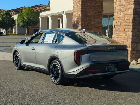 Used 2025 Kia K4 EX image 3