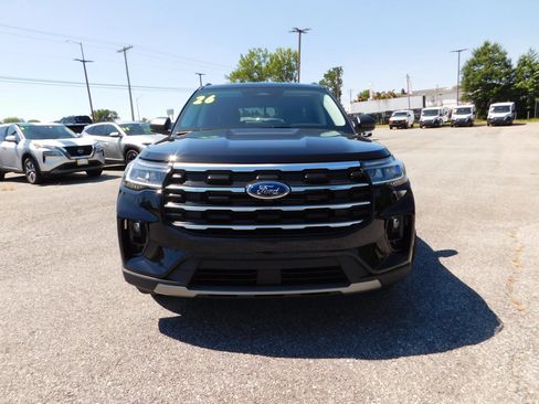 Used 2026 Ford Explorer Active w/ Active Comfort Package RWD image 3