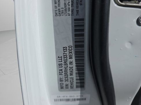 Used 2024 RAM 3500 Big Horn image 33