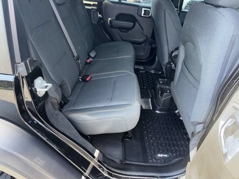 Used 2024 Jeep Wrangler Unlimited Sport AWD/4WD image 17