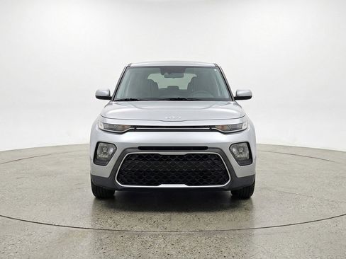Used 2025 Kia Soul LX w/ LX Technology Package FWD image 2