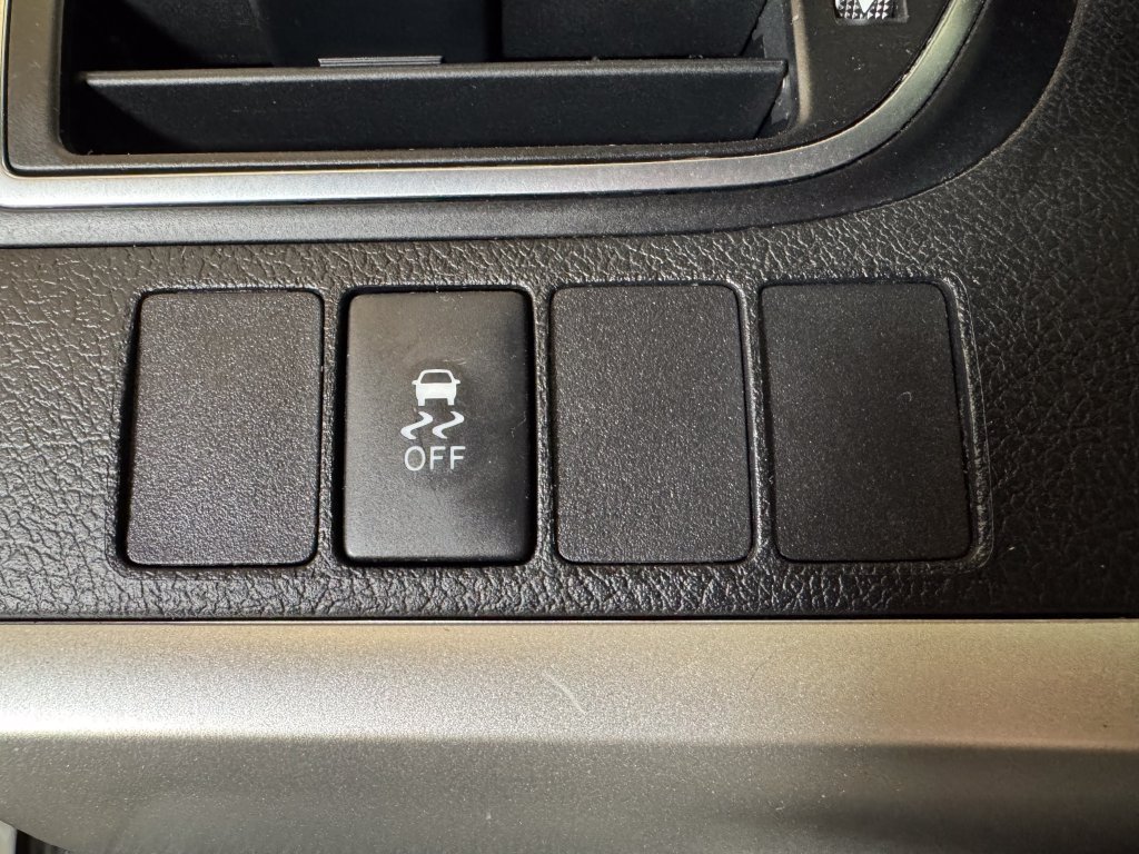 Used 2017 Toyota Camry SE FWD image 18