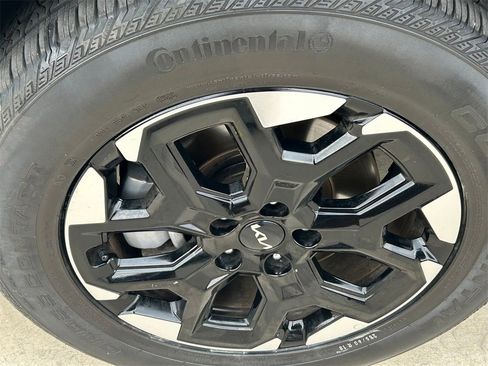 Used 2025 Kia Sorento S w/ Panoramic Sunroof Package image 8