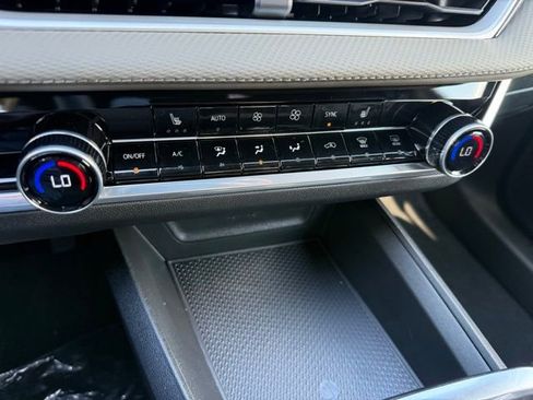 New 2026 Chevrolet Equinox LT w/ Convenience Package II image 24