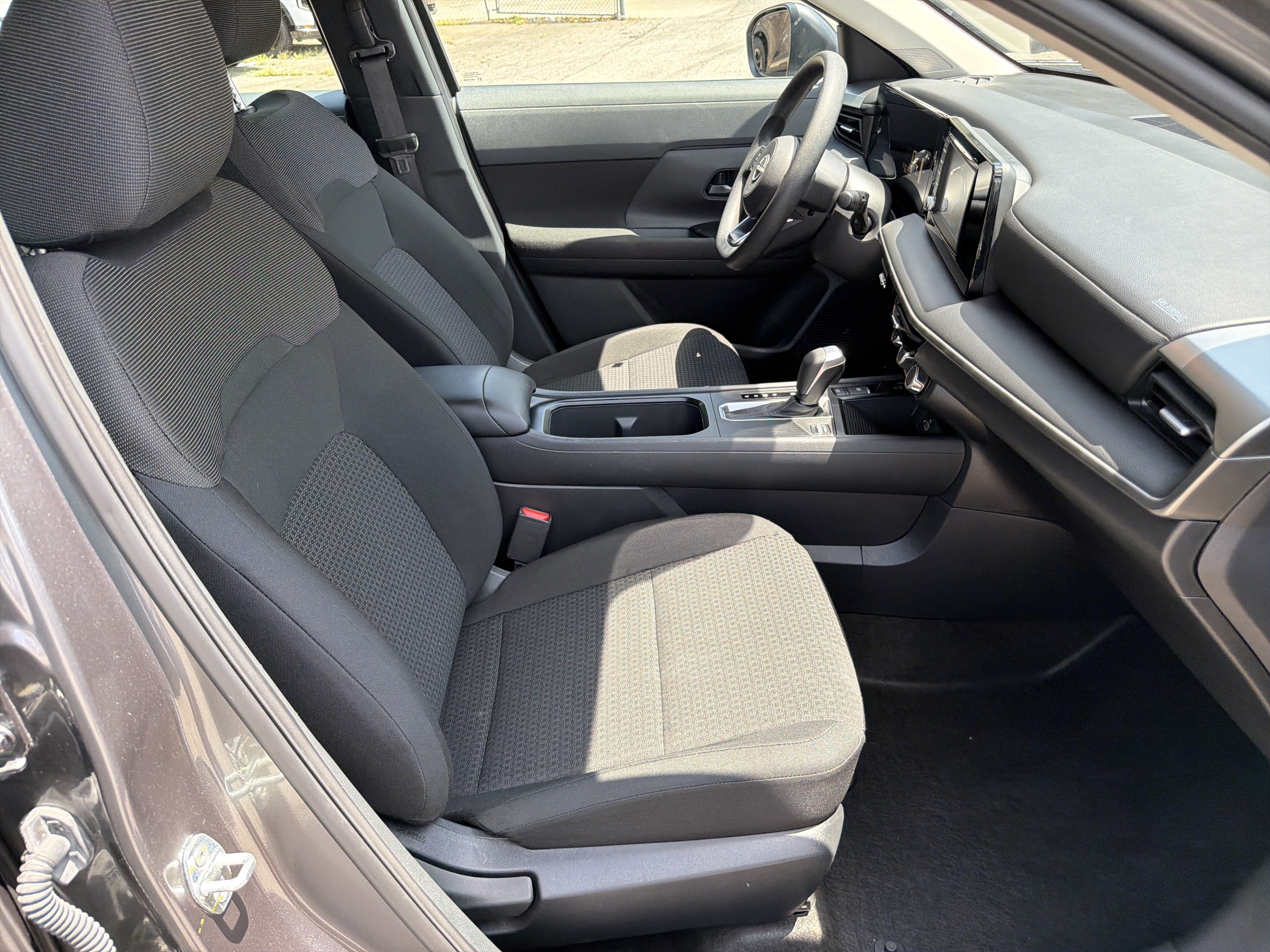 Used 2025 Nissan Kicks S AWD/4WD image 13