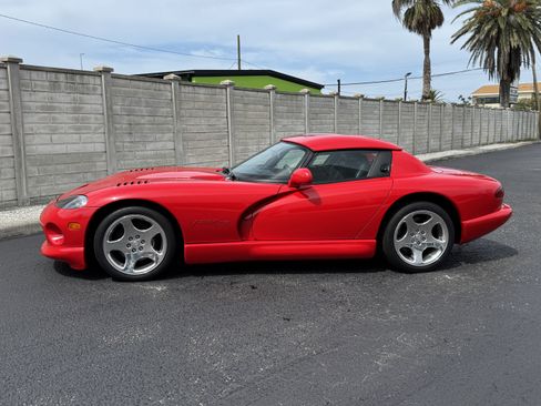Used 2000 Dodge Viper RT/10 image 2