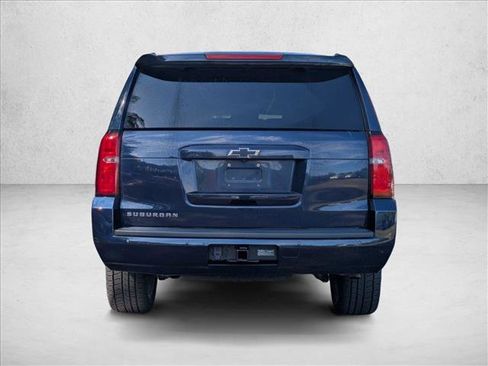 Used 2017 Chevrolet Suburban LT image 7