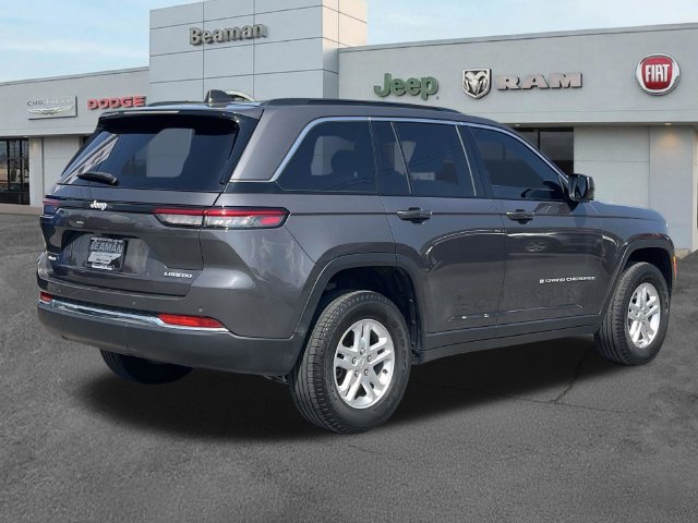 Used 2024 Jeep Grand Cherokee Laredo w/ Luxury Tech Group I AWD/4WD image 7