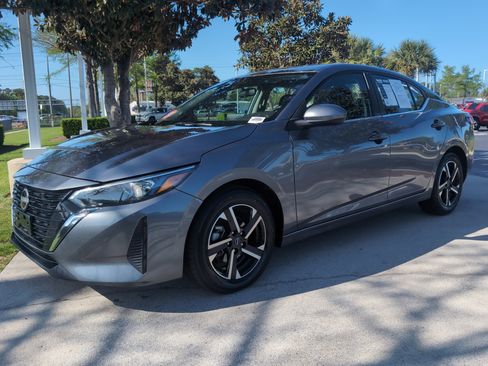 Used 2024 Nissan Sentra SV image 6