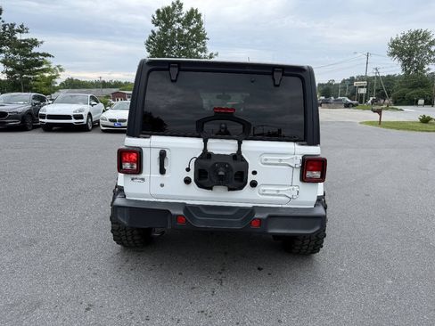 Used 2020 Jeep Wrangler Unlimited Sahara AWD/4WD image 5