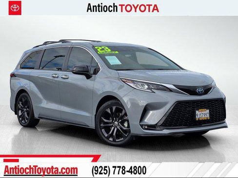 Certified 2023 Toyota Sienna XSE image 1
