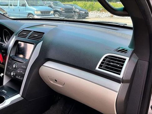Used 2011 Ford Explorer XLT w/ 202A Rapid Spec Order Code FWD image 16